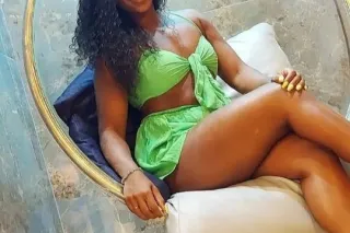 beautiful sexy, simple and hot Latina brunette 💋💕👅 - Image 1